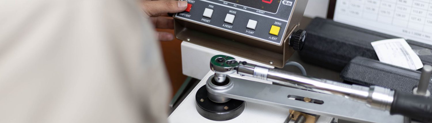 Torque,Wrench,Calibration,With,Precise,Calibration,Machine Torque Wrench Calibration