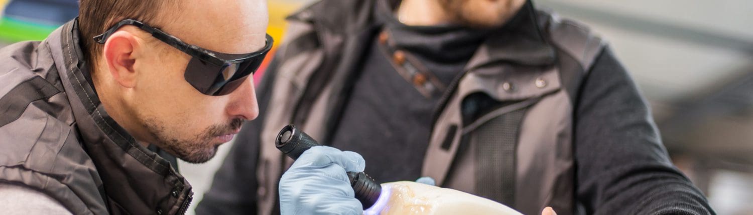 Technicians,Use,Uv,Lamp,Light,For,Curing,Resin,3d,Print UV Radiotmeters Calibration